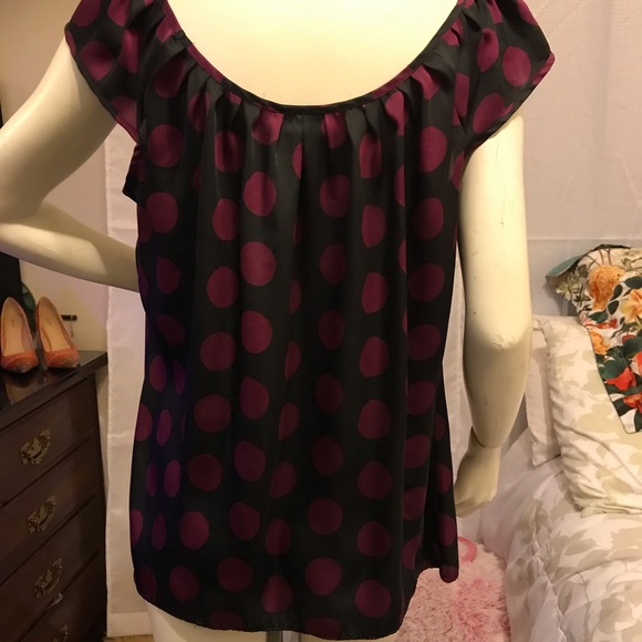 Apostrophe sleeveless polka dots blouse. - Picture 2 of 5